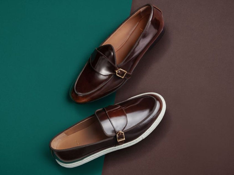 Suede vs Leather: which shoes are better for travelling?