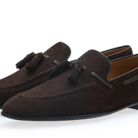 Three-quarter view of the Superglamourous Philippe-R loafer in cocoa brown velukid suede, showcasing the front and side profile | Image 1