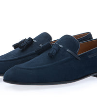 Three-quarter view of the Superglamourous Philippe-R loafer in navy blue velukid suede, showcasing the front and side profile | Image 1